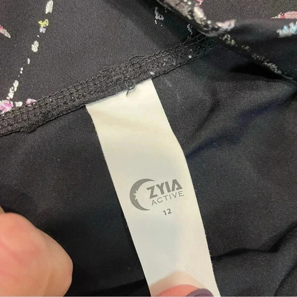 Zyia High Rise Metallic Abstract Rainbow Black 7/8 luxe leggings size 12 80s - Picture 3 of 8